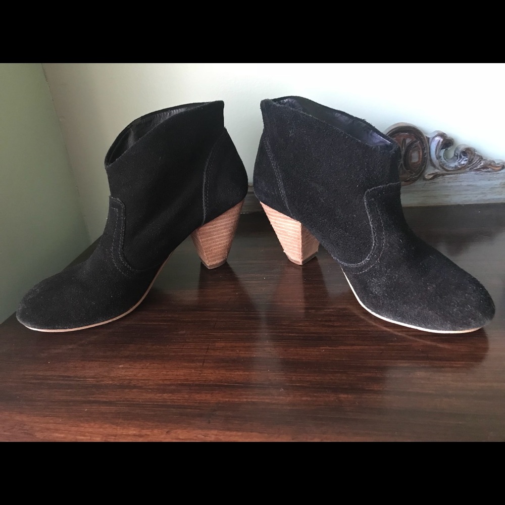 Steve Madden ankle booties size 6